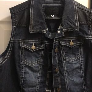 Super cute denim vest! Size 3X.